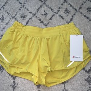Lululemon Hotty Hot Shorts 2.5”